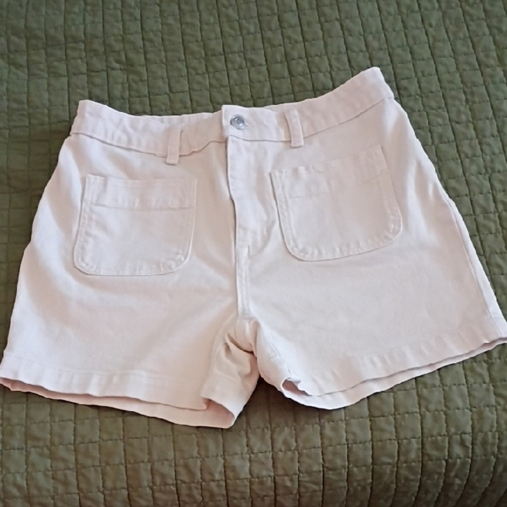 High Waist Cream Shorts with Sturdy Construction